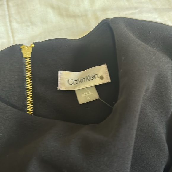 Calvin Klein ruffle shoulder,Very black great shape midi dress, wore once - Picture 6 of 9